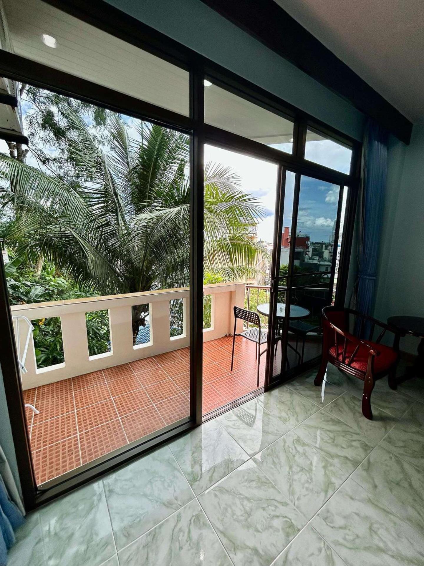 Hotel Riviera Patong Exterior foto